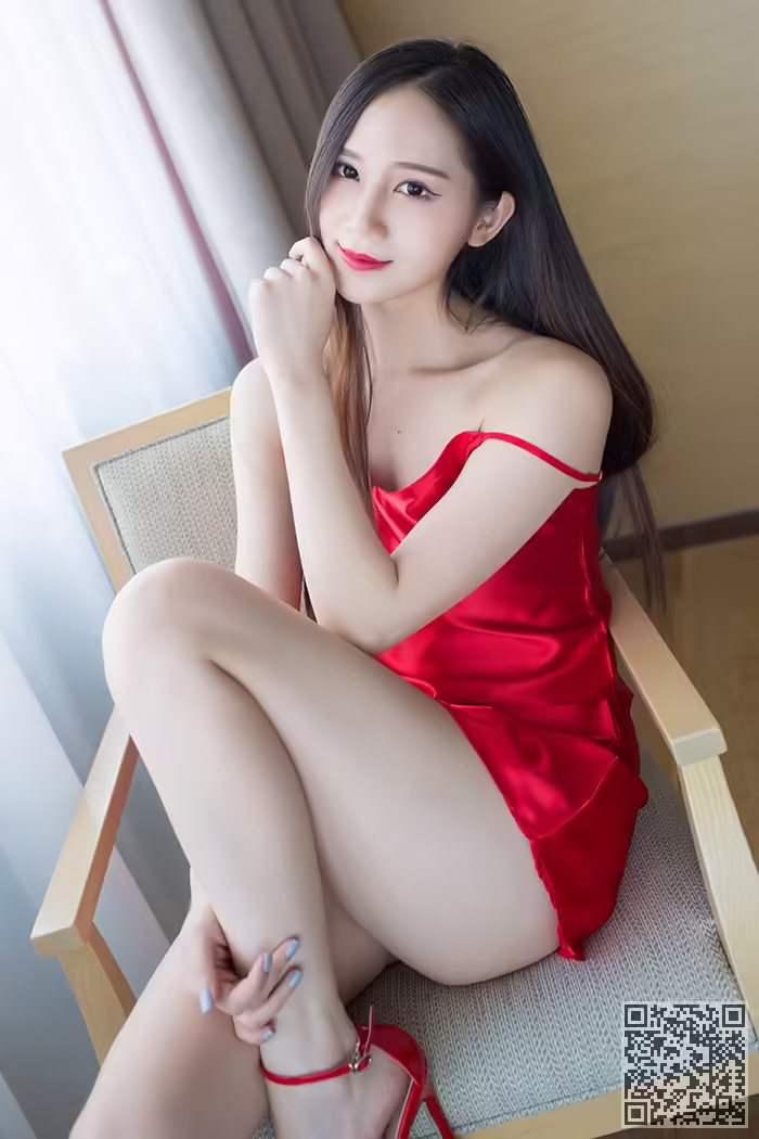 尤物、美腿、嫩乳