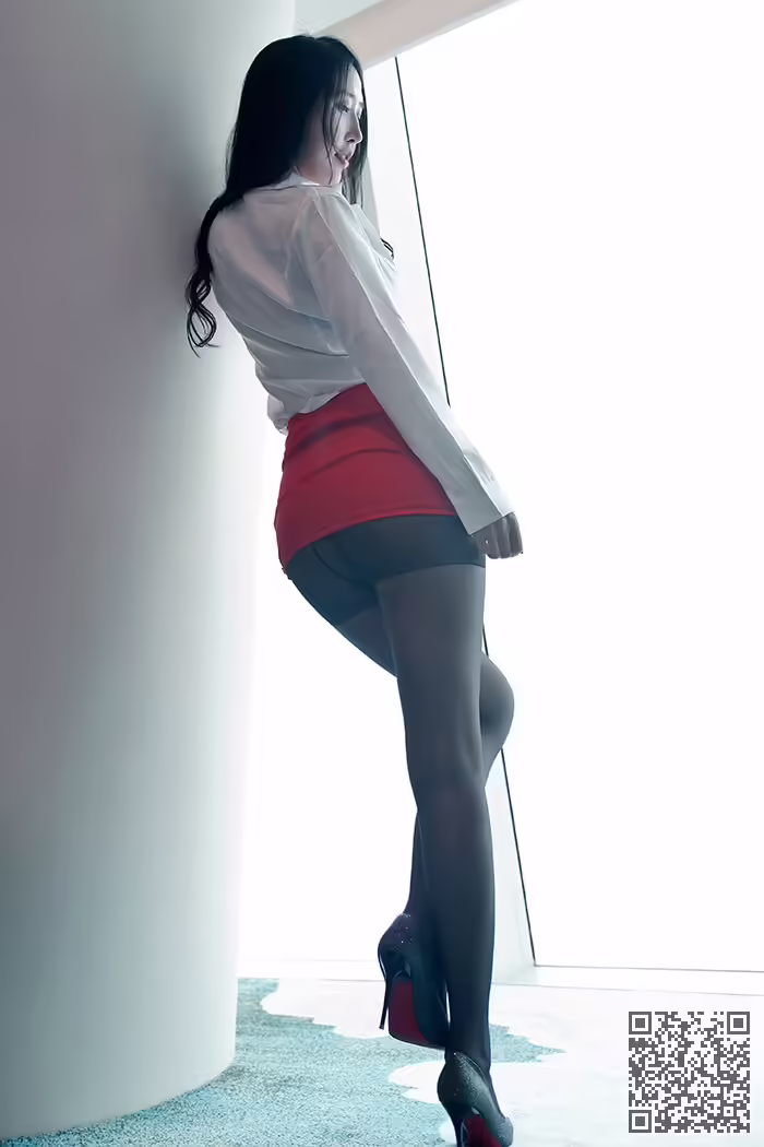 御姐、余馨妍、美腿、黑丝