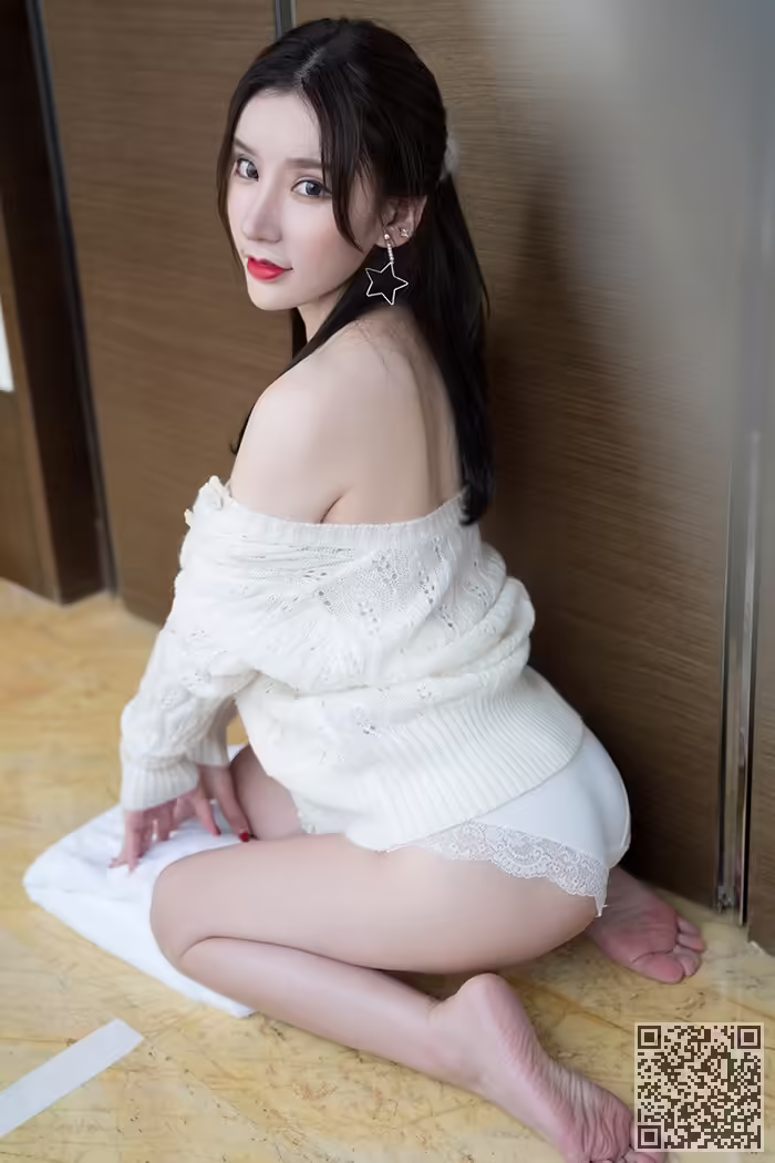 美腿、周于希、真空、美乳