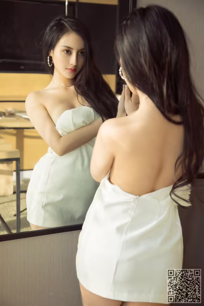 宅男女神、莫妮卡、酮体
