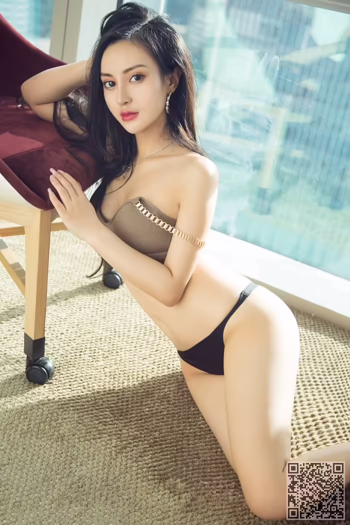 房子神莫妮卡完美的酮体令你男人和女人着迷、宅男女神、莫妮卡、酮体