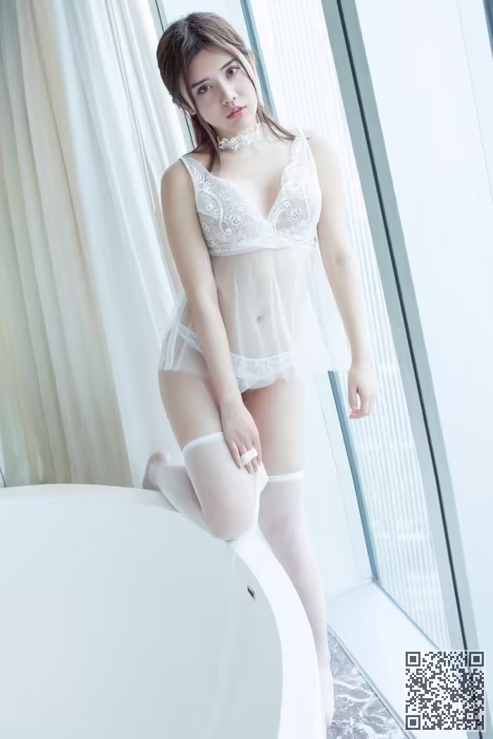 邻家少女、卓娅祺、胴体