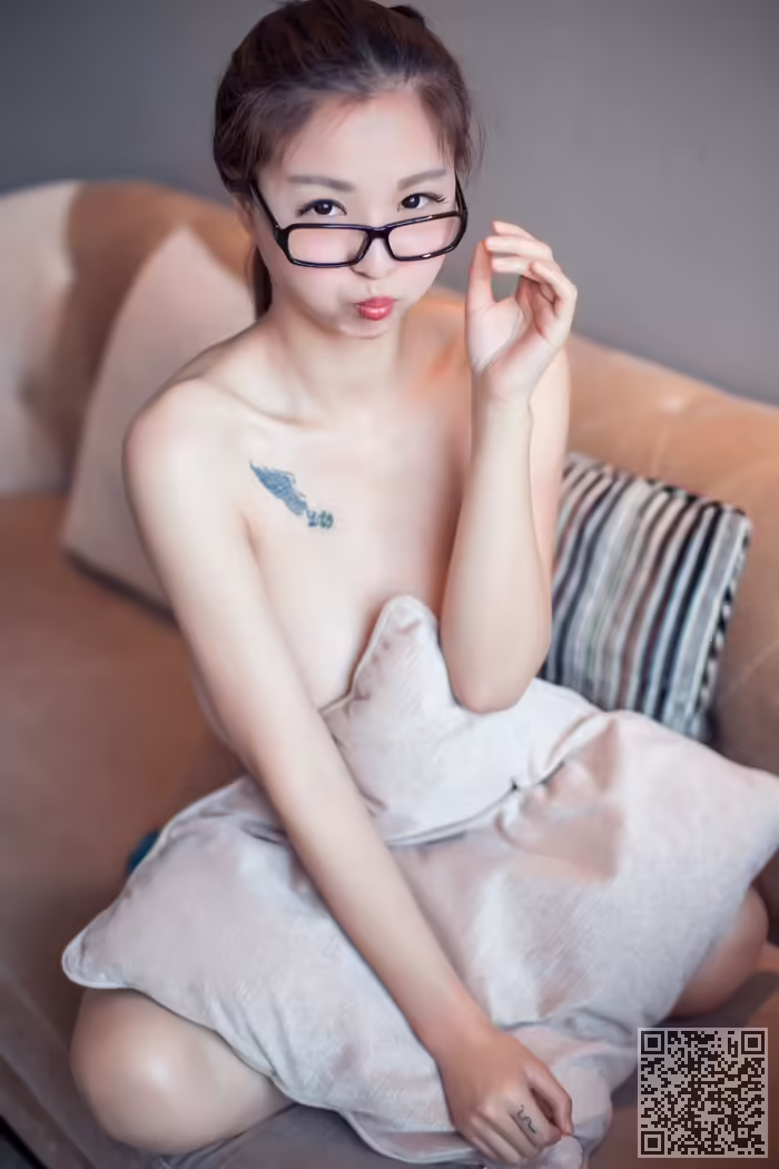 巨臀、乳神、Anglica、真空上阵