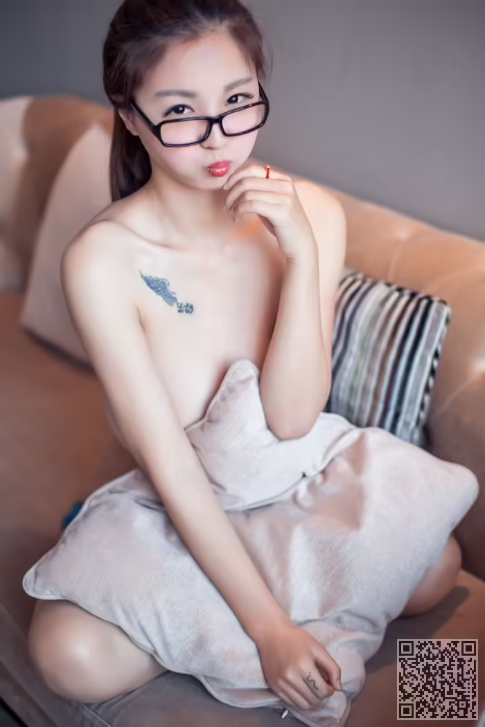巨臀、乳神、Anglica、真空上阵