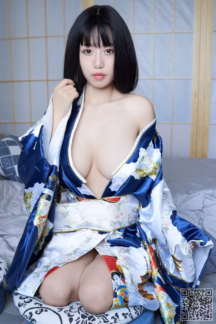 娇嫩辣妹缇娜美酥胸裸露欲火焚身