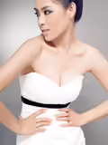 白色天使美丽韩非身材好