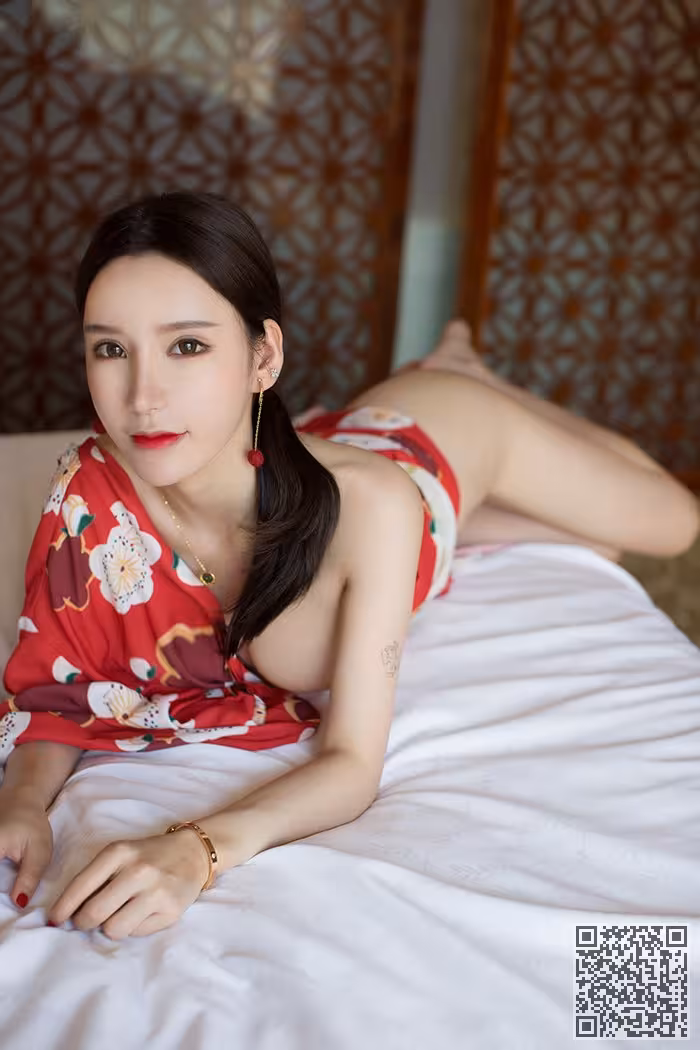 和服女神周于希丰乳肥臀性感诱惑