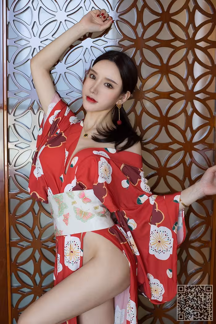 和服女神周于希丰乳肥臀性感诱惑