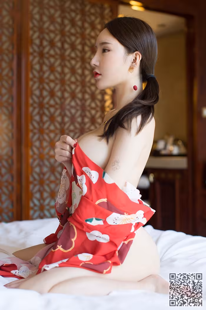 和服女神周于希丰乳肥臀性感诱惑