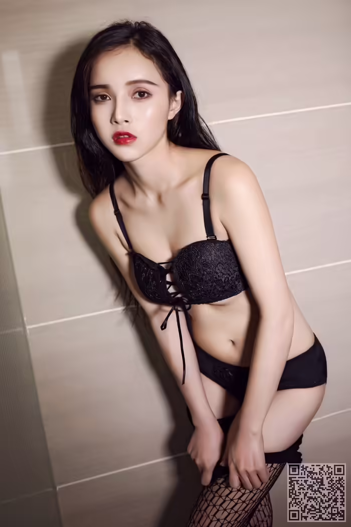美人、小羽、护士