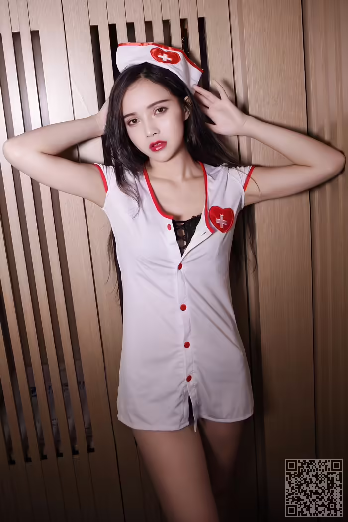 美人、小羽、护士