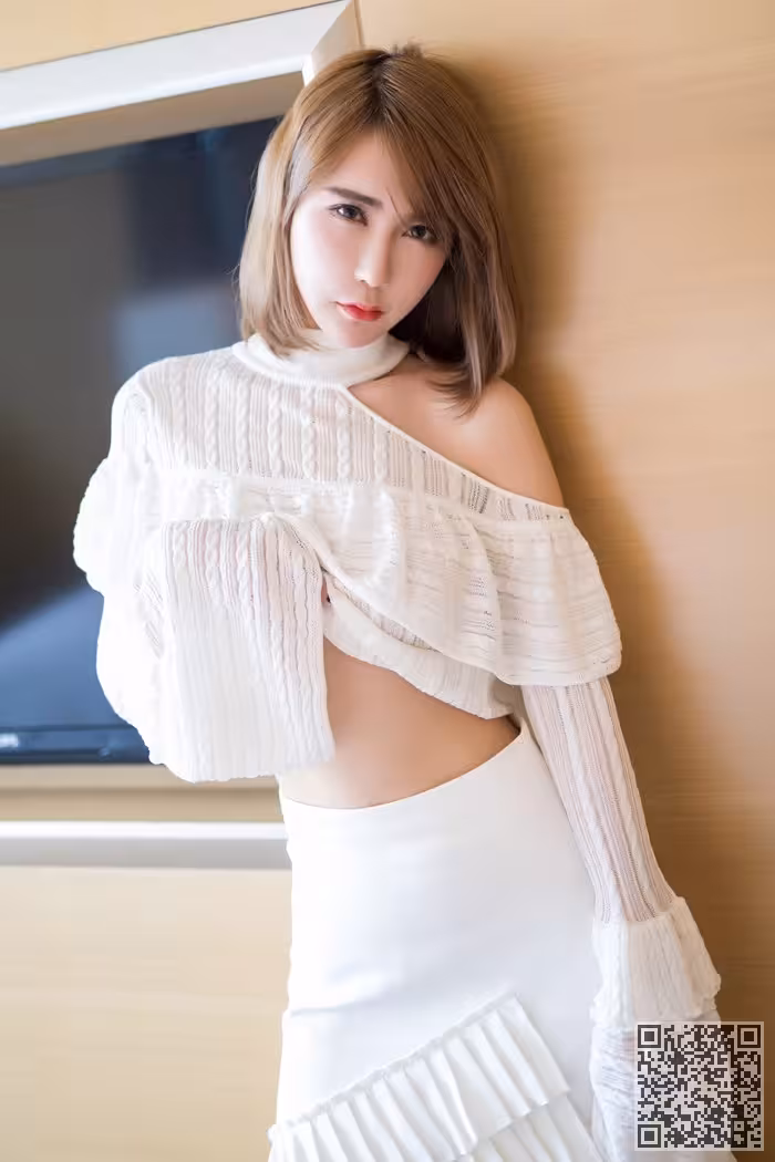 气质女神楚恬肤如凝脂让人目不转睛