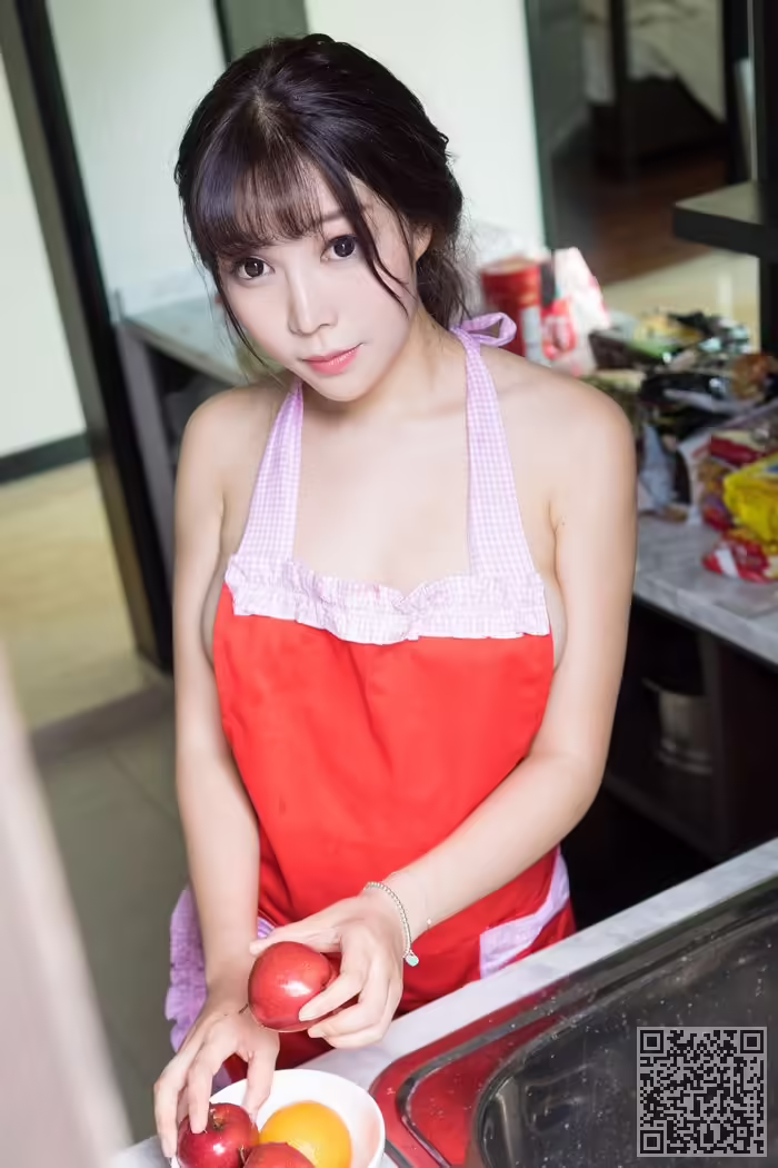 厨娘、芝芝、巨乳、侧漏