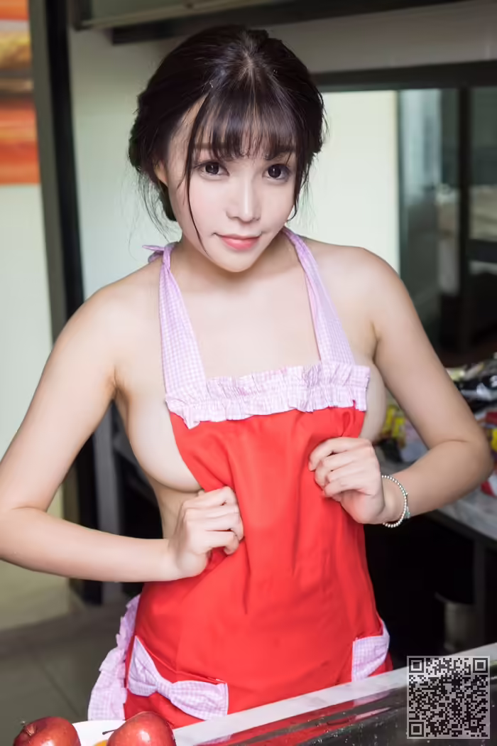 厨娘、芝芝、巨乳、侧漏
