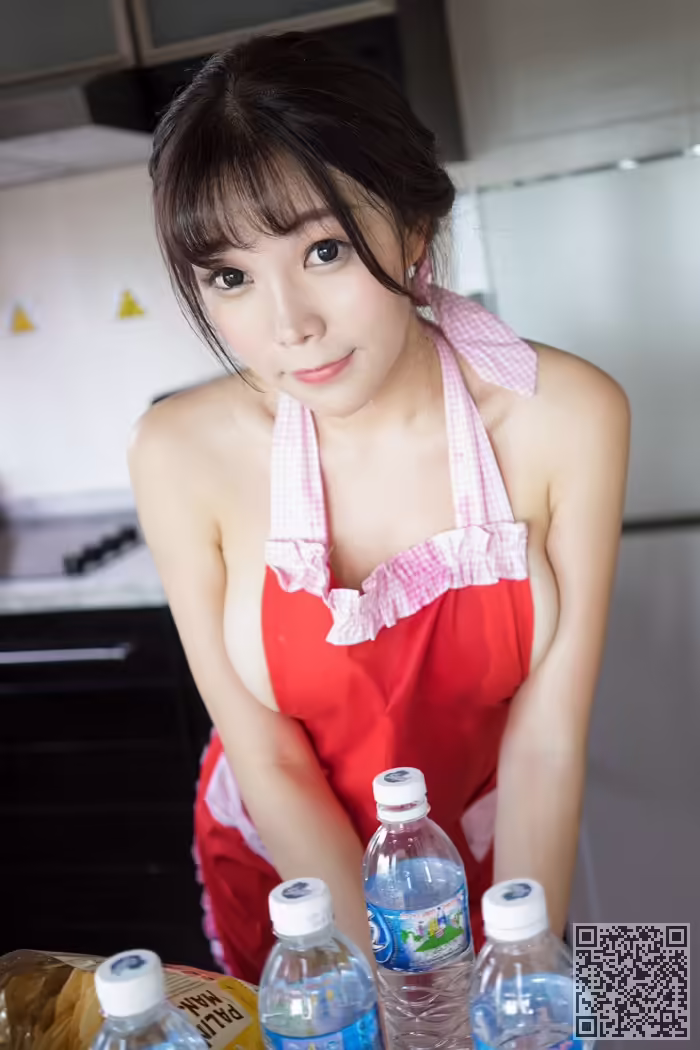 厨娘、芝芝、巨乳、侧漏