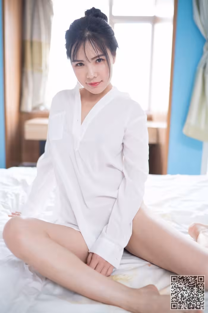 少妇丁筱南镂空旗袍白嫩娇躯极致诱惑