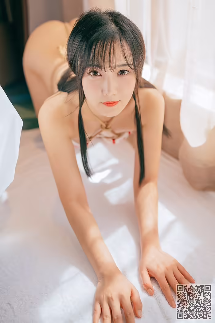 少女、徐薇薇、捆绑