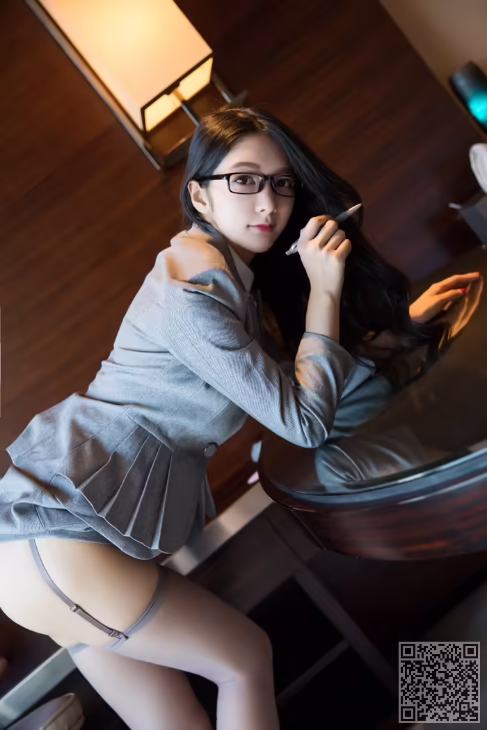 秘书、小热巴