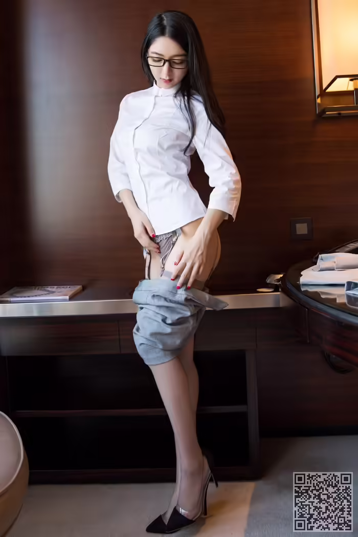 秘书、小热巴