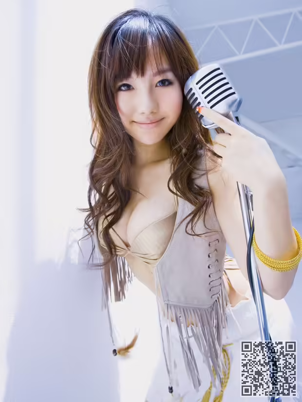 美女、谷村奈南