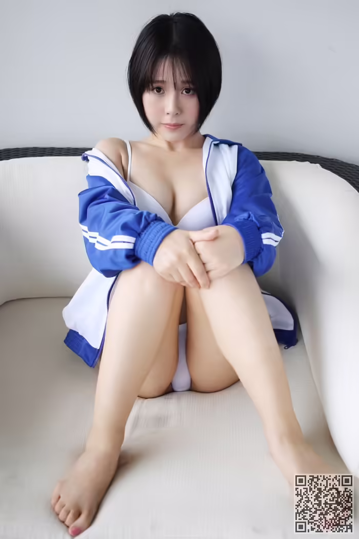 爆乳、少女、艾莉