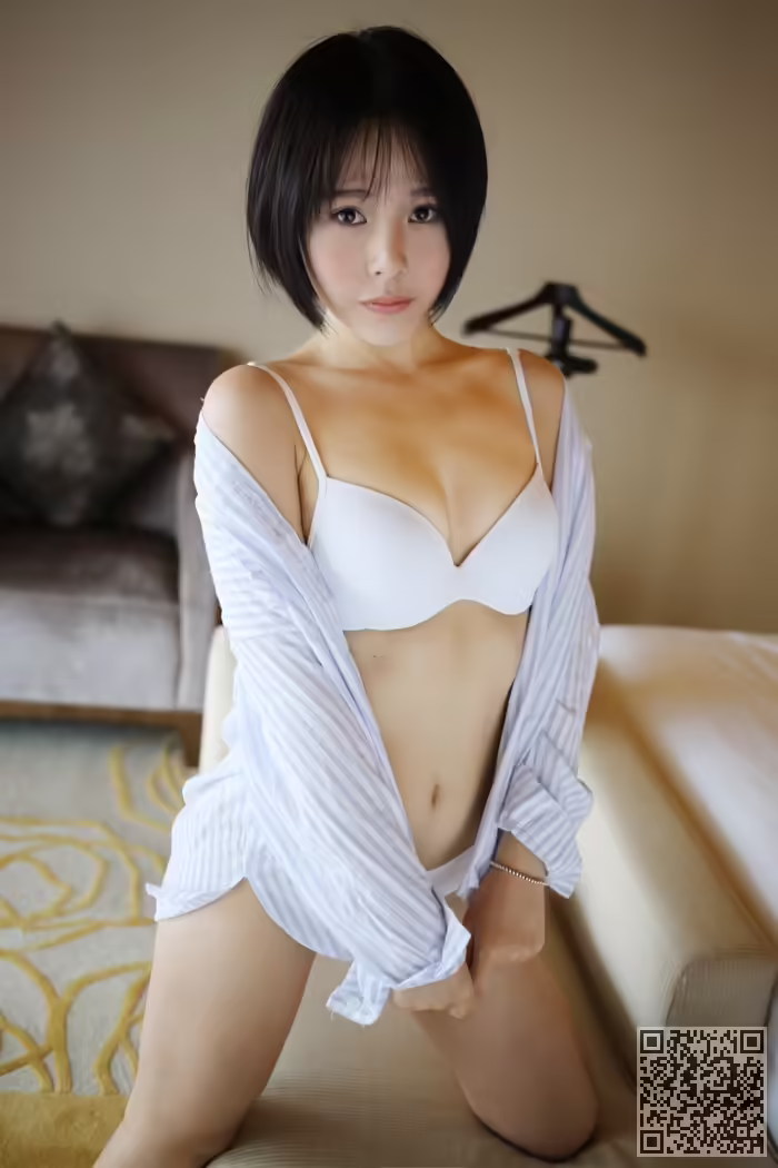 爆乳、少女、艾莉