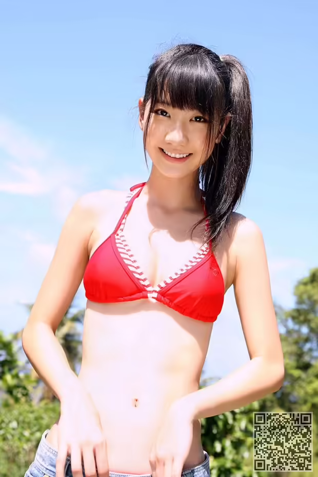 比基尼少女