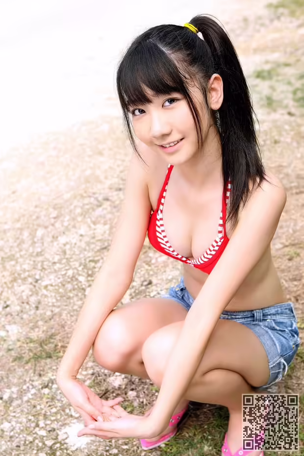 比基尼少女