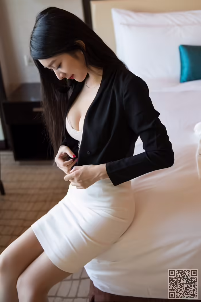 小热巴、蕾丝