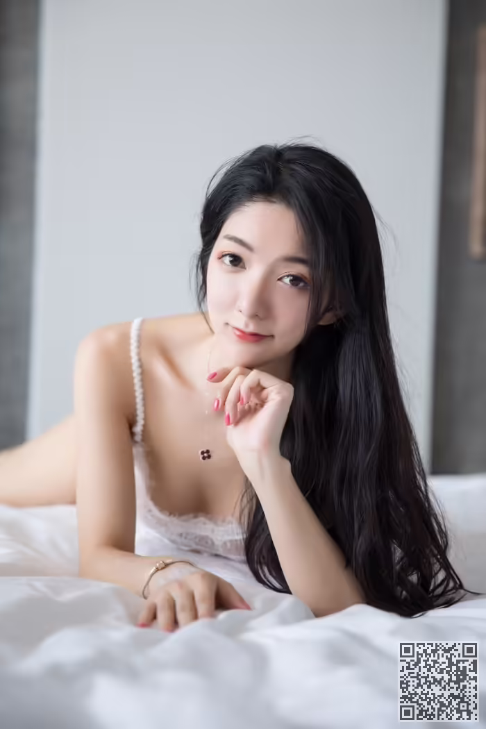 小热巴、蕾丝