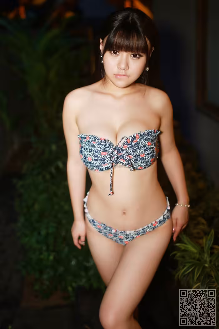 童颜巨乳可儿绝美身姿傲人双峰遮不住