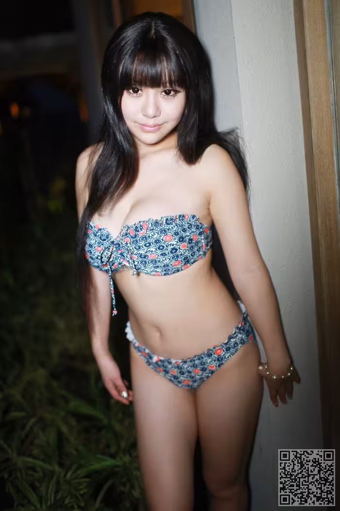 童颜巨乳可儿绝美身姿傲人双峰遮不住
