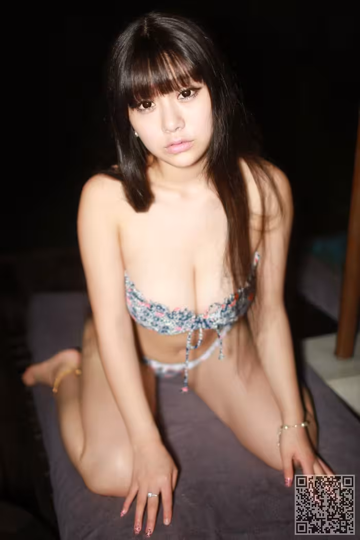 童颜巨乳可儿绝美身姿傲人双峰遮不住