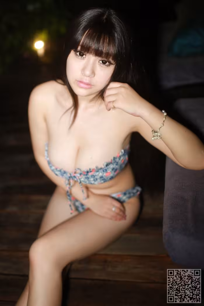 童颜巨乳可儿绝美身姿傲人双峰遮不住