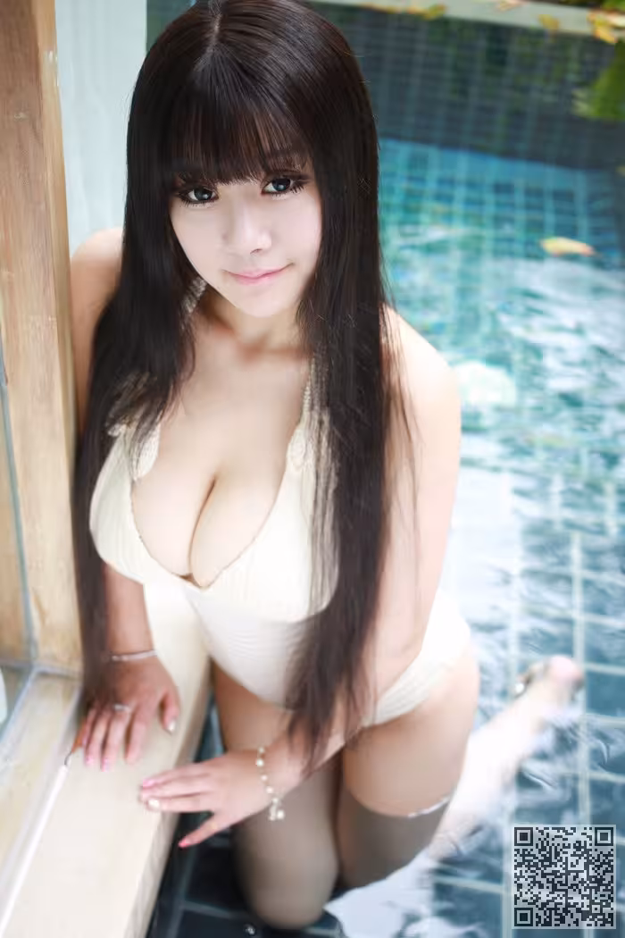 童颜巨乳可儿绝美身姿傲人双峰遮不住