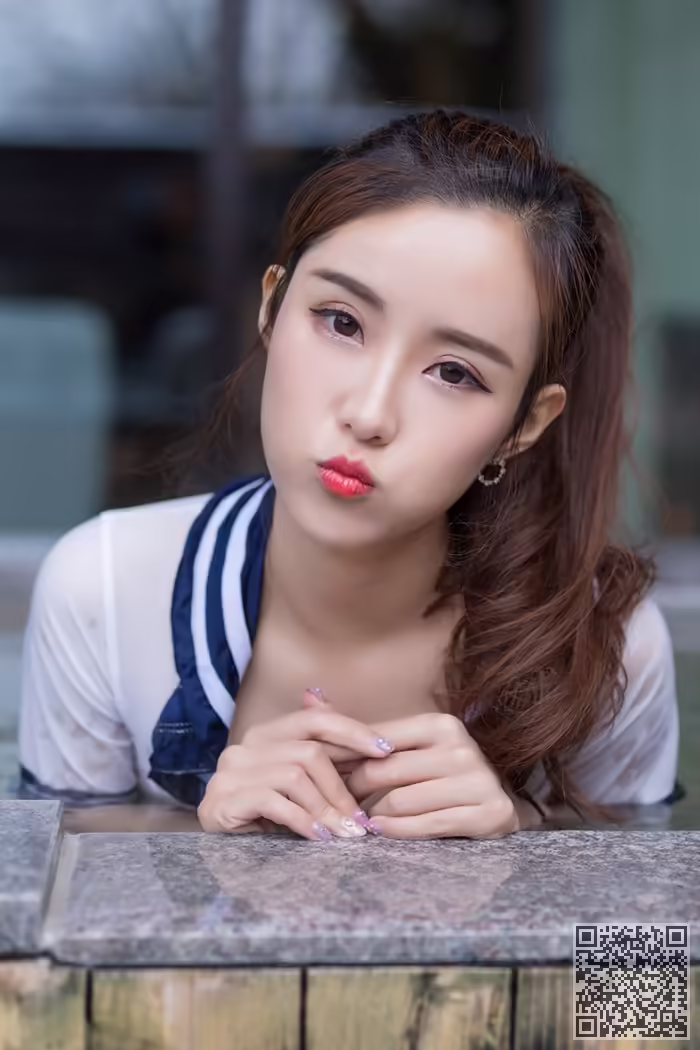 女神、猫宝、湿身