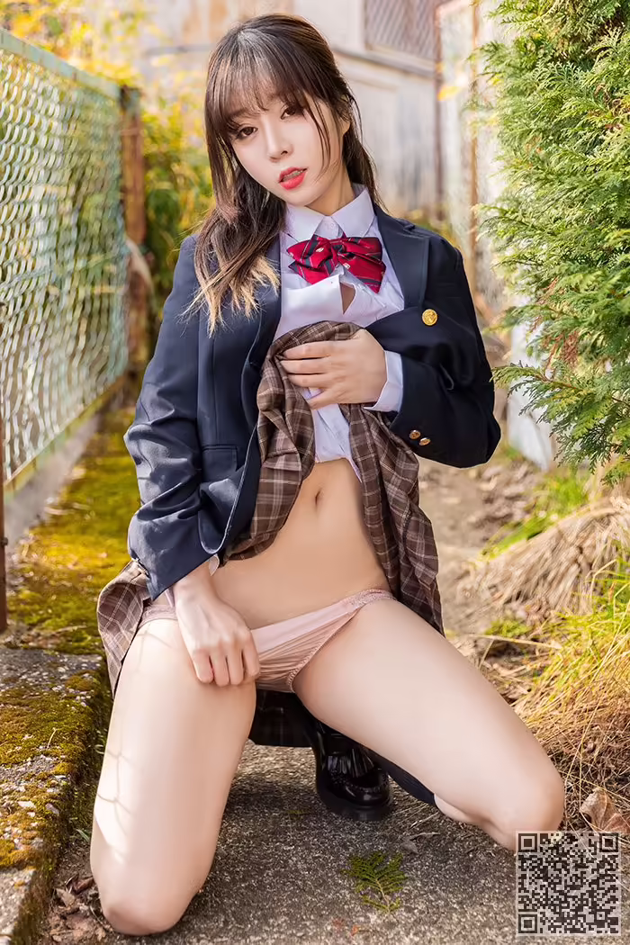 王雨纯、春光乍泄