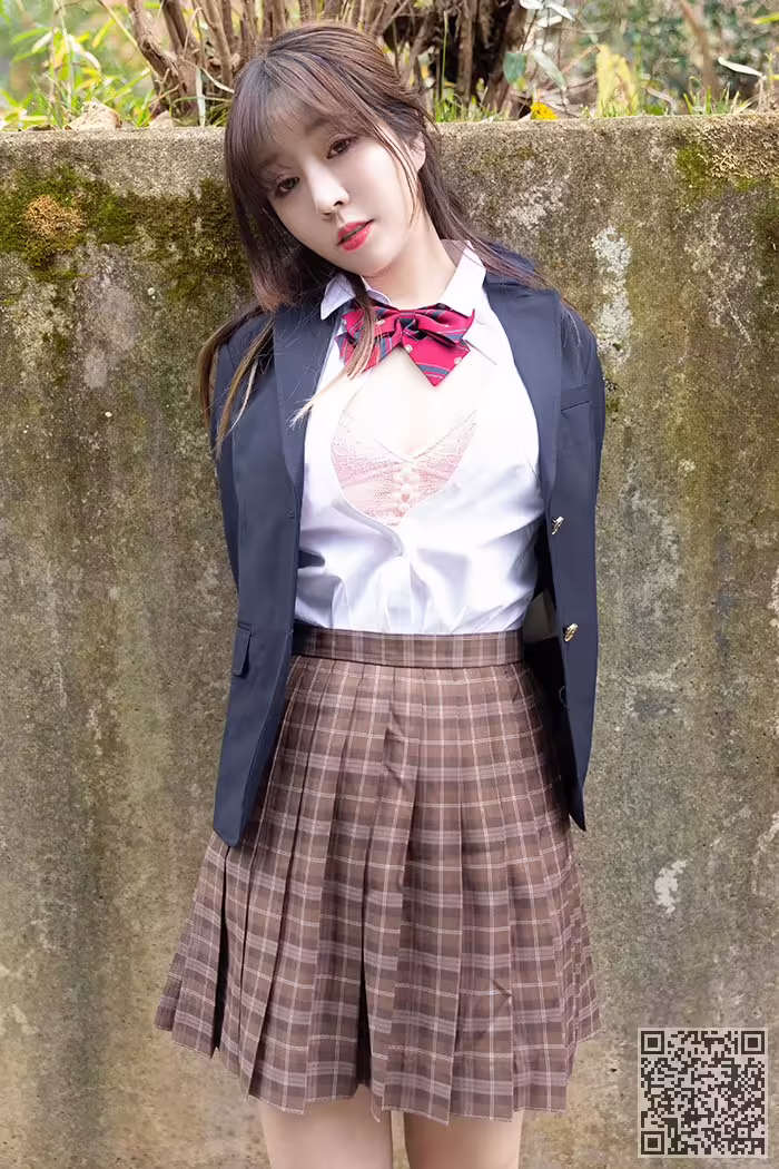 王雨纯、春光乍泄