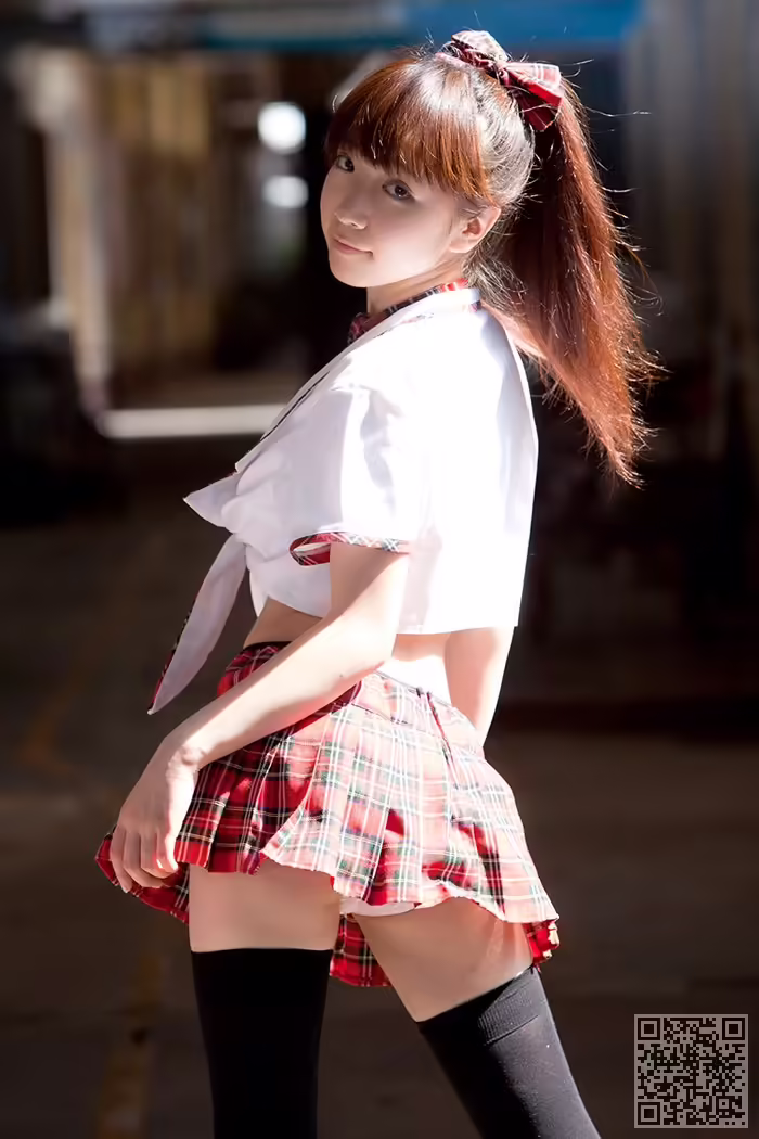 辣妹、平山蓝里、巨乳
