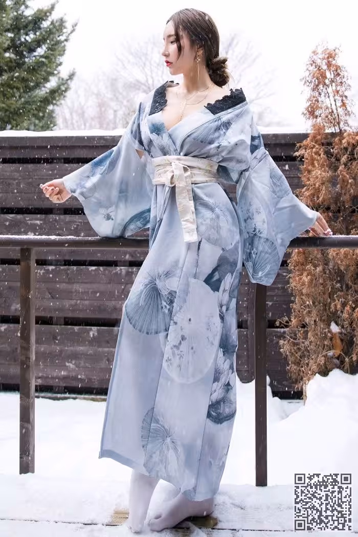 美艳佳人周于希饱满胸脯迷人红唇撩人
