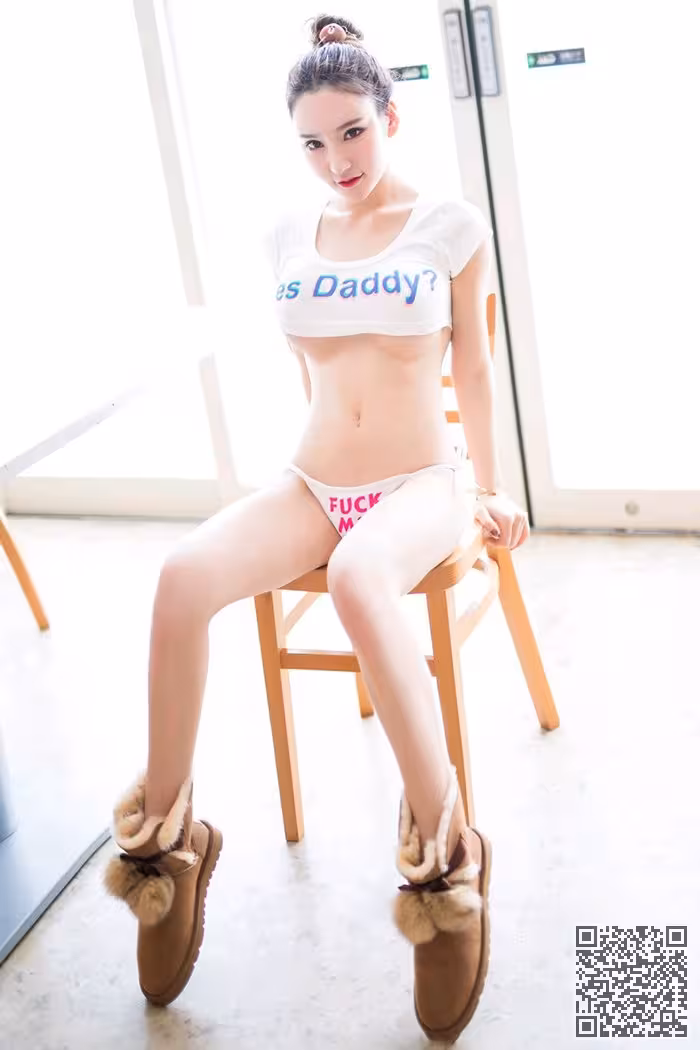 美艳佳人周于希饱满胸脯迷人红唇撩人