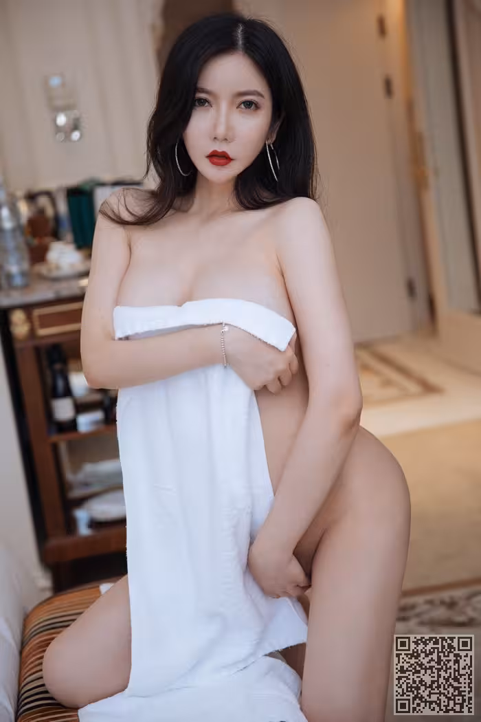 美艳人妻心妍性感红唇丰硕巨乳迷人