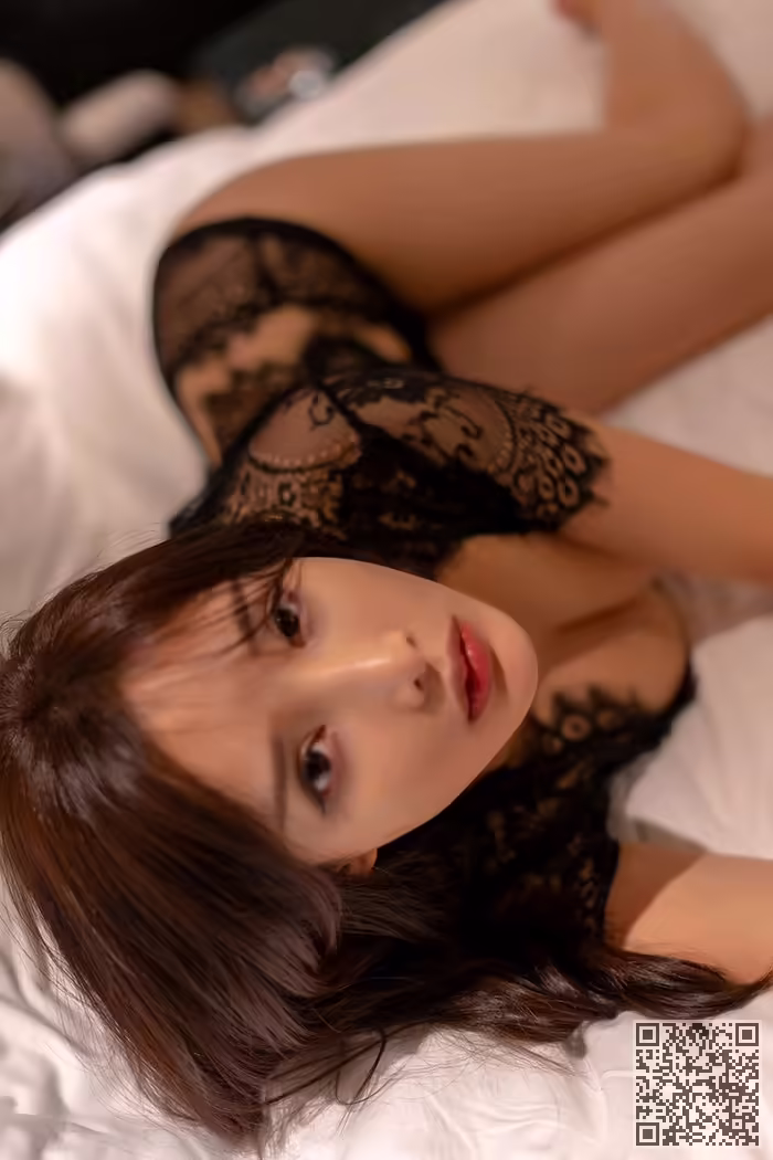 少妇、周妍希、搔首弄姿