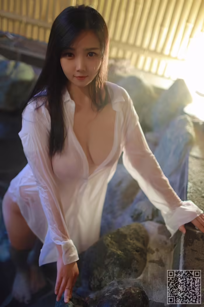 徐微微、湿身、诱惑