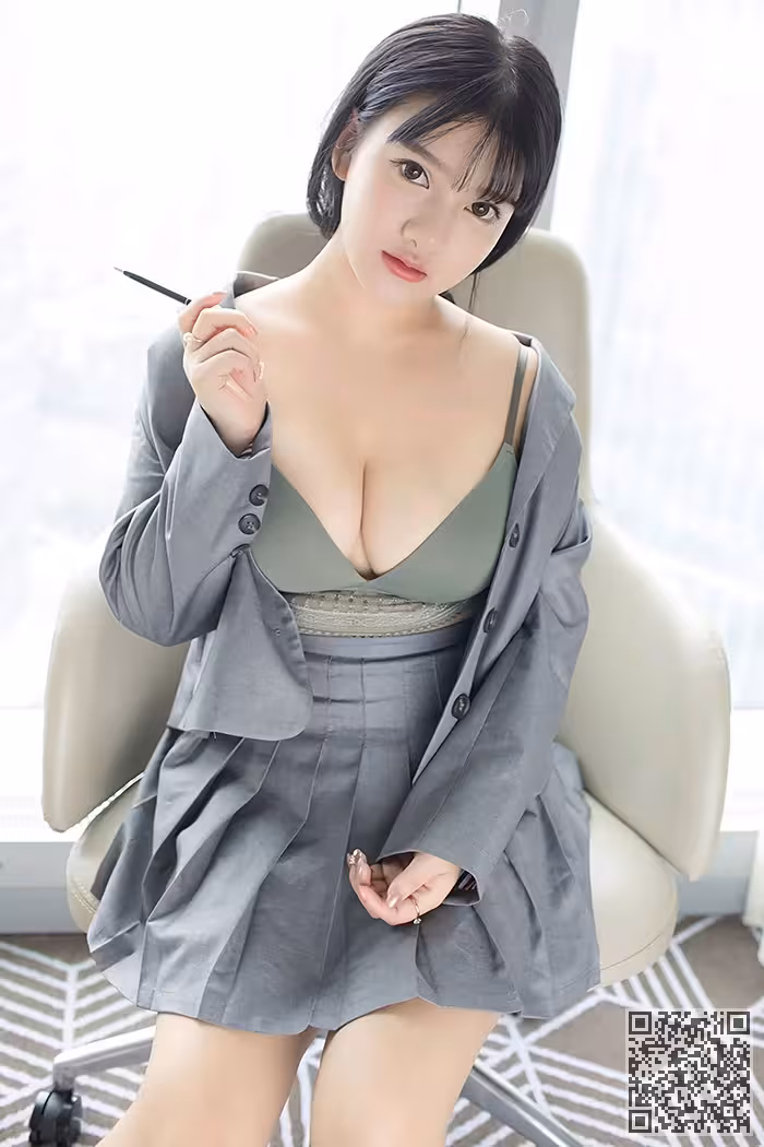 甜美小蜜小尤奈饱满酥胸肌肤白嫩