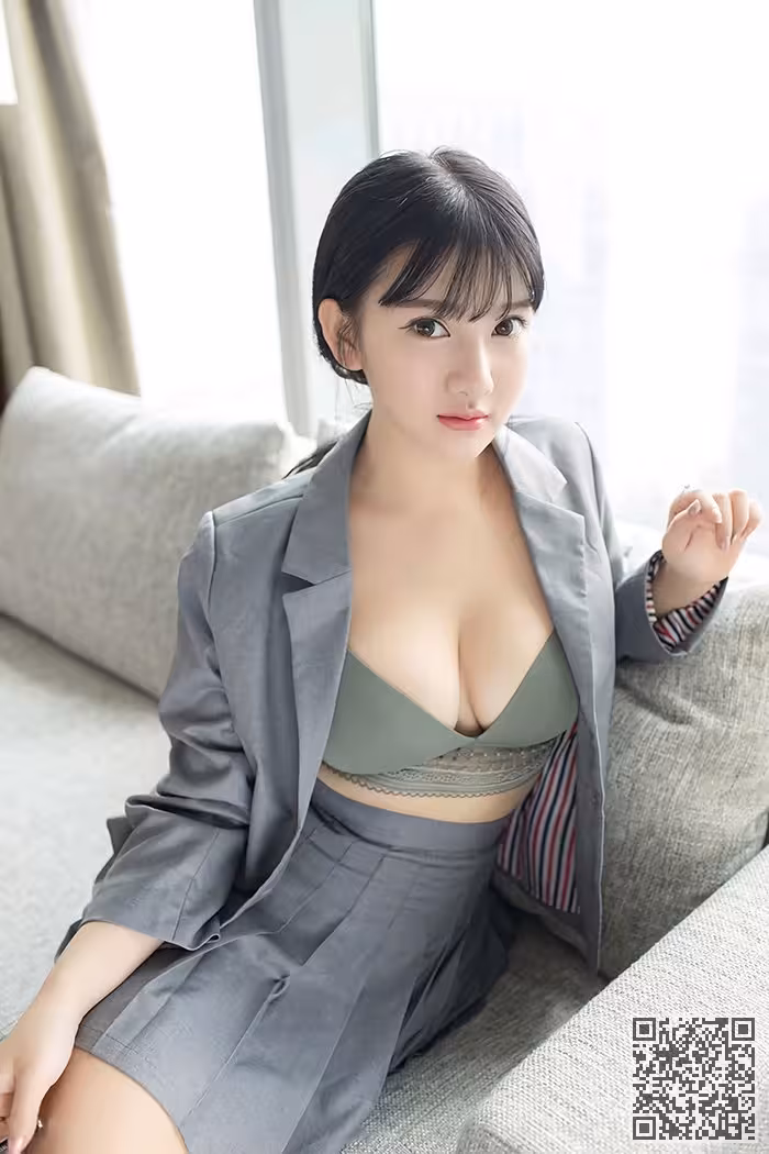 甜美小蜜小尤奈饱满酥胸肌肤白嫩