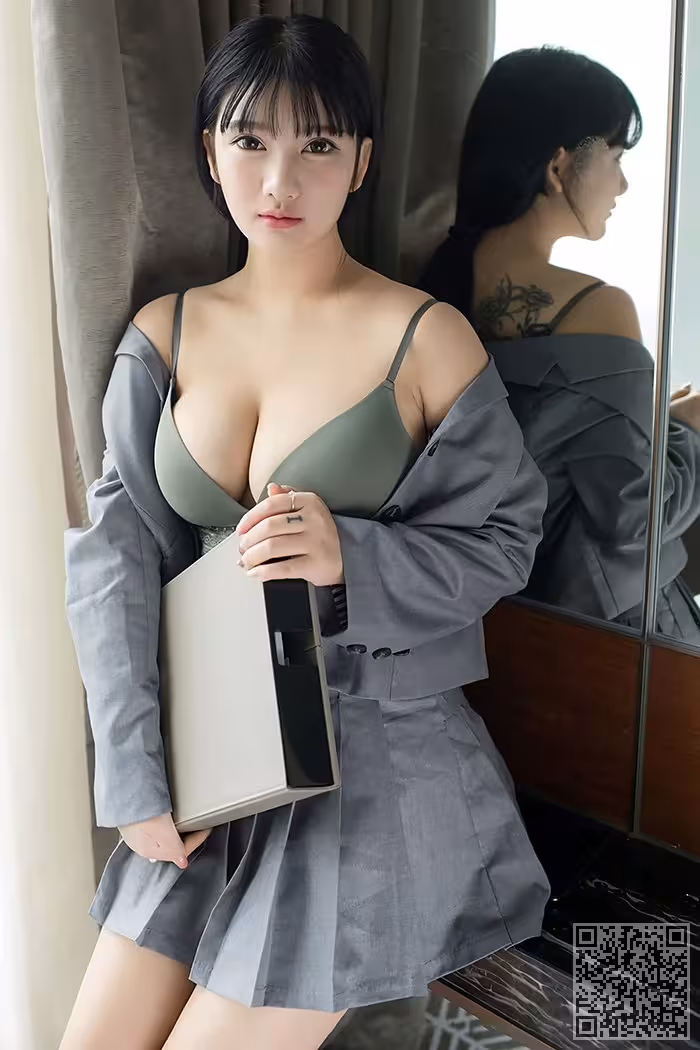 甜美小蜜小尤奈饱满酥胸肌肤白嫩