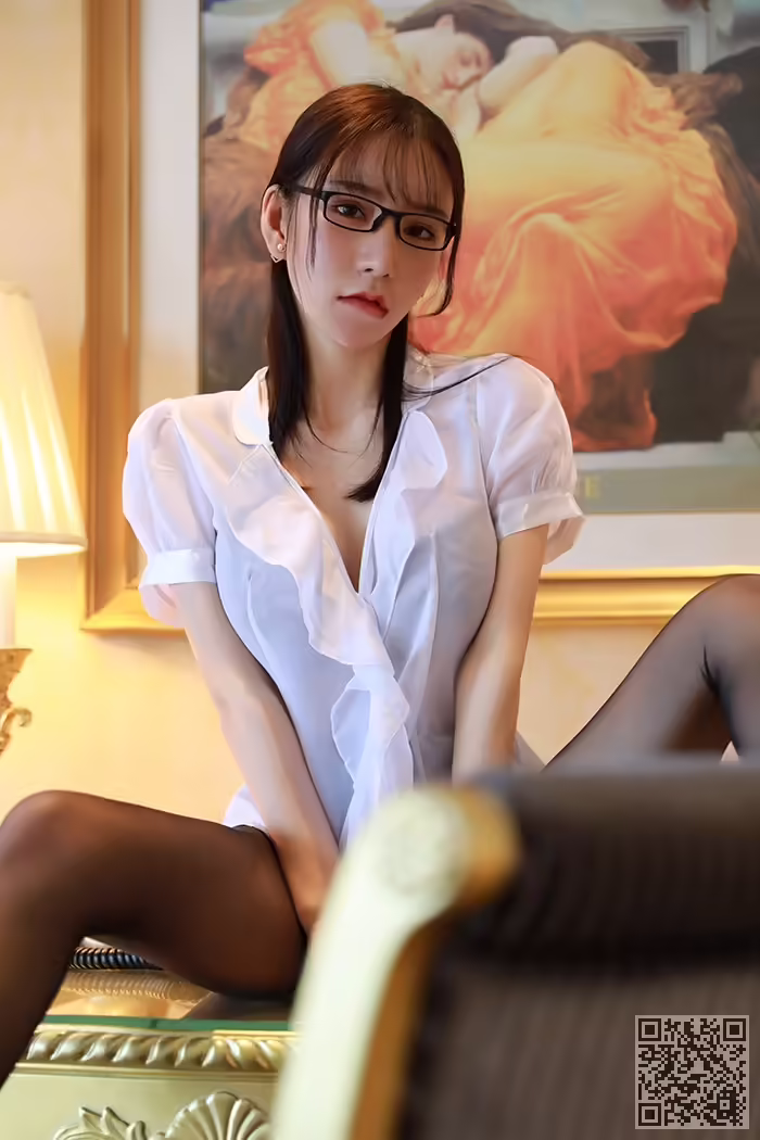 秘书、周于希、黑丝、翘臀