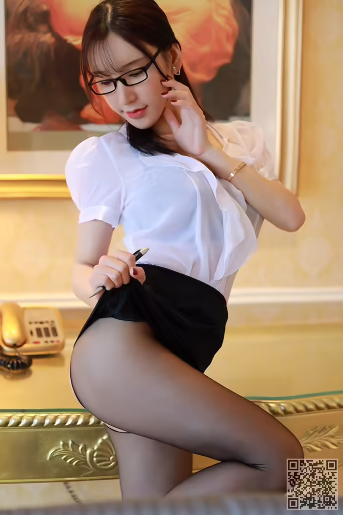 秘书、周于希、黑丝、翘臀