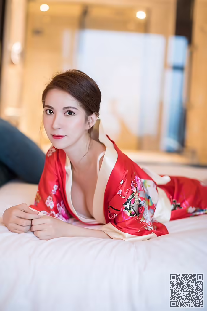 美人、Carry、蕾丝